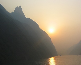 cruise the Yangtze River with Victoria Cruises